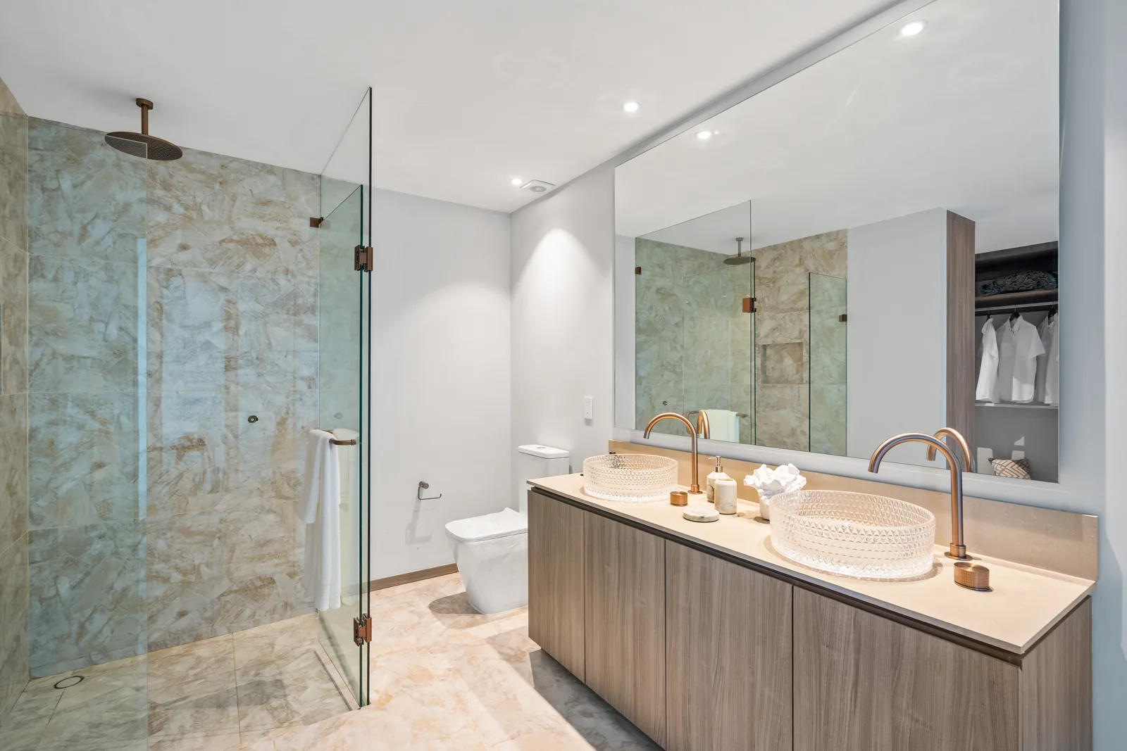 Baño principal del departamento muestra de Amancay